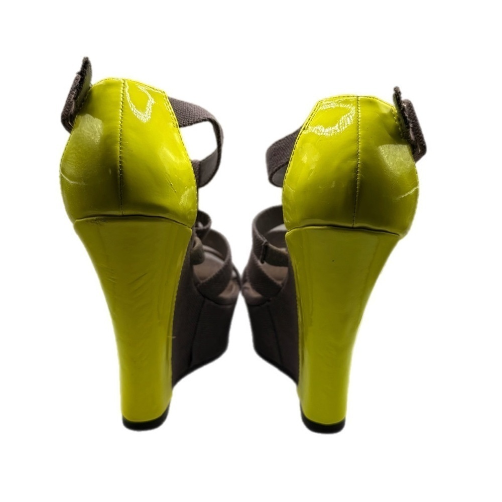 Charlotte Russe | FINDER Grey and Neon Yellow Platform Wedge Sandals - Picture 5 of 12